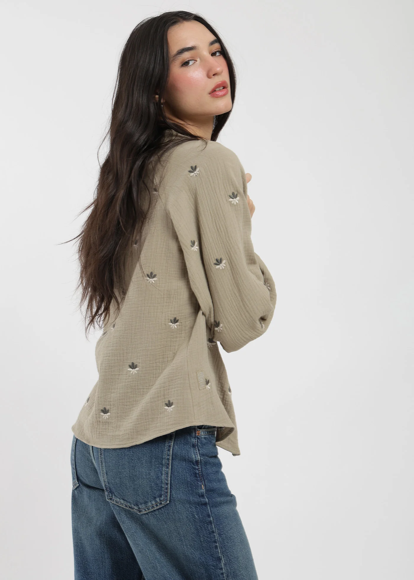 Blusa Manga Larga Mao Bordada Mujer - Image 7