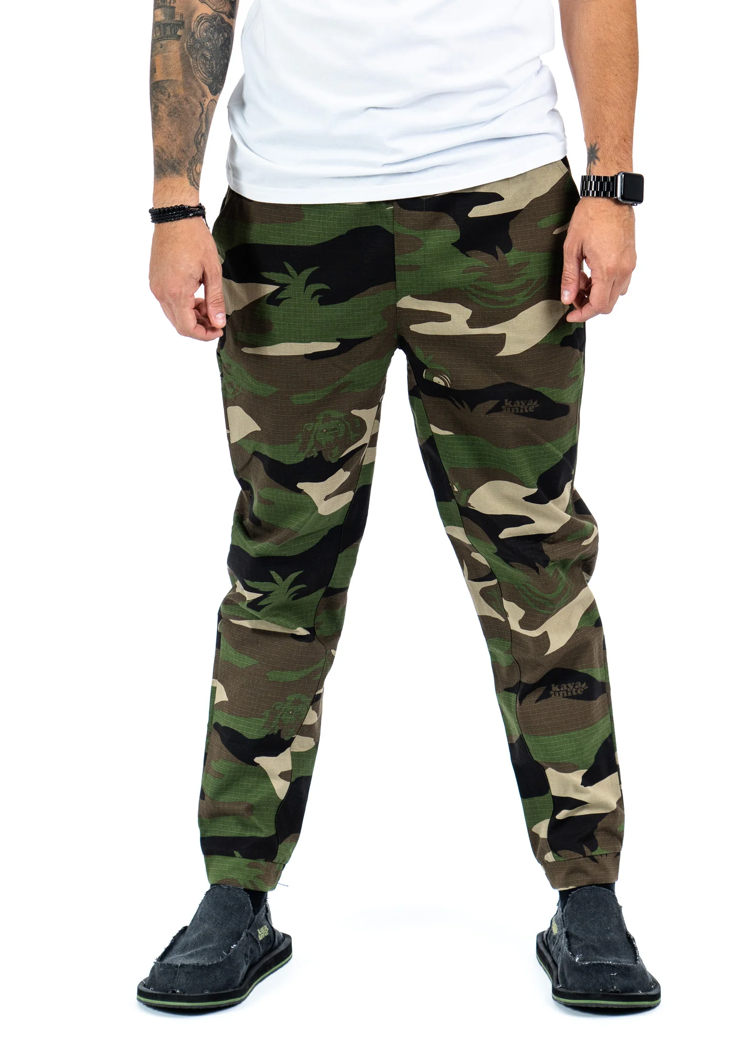 Buzo Jogger Nylon Hombre - Camo