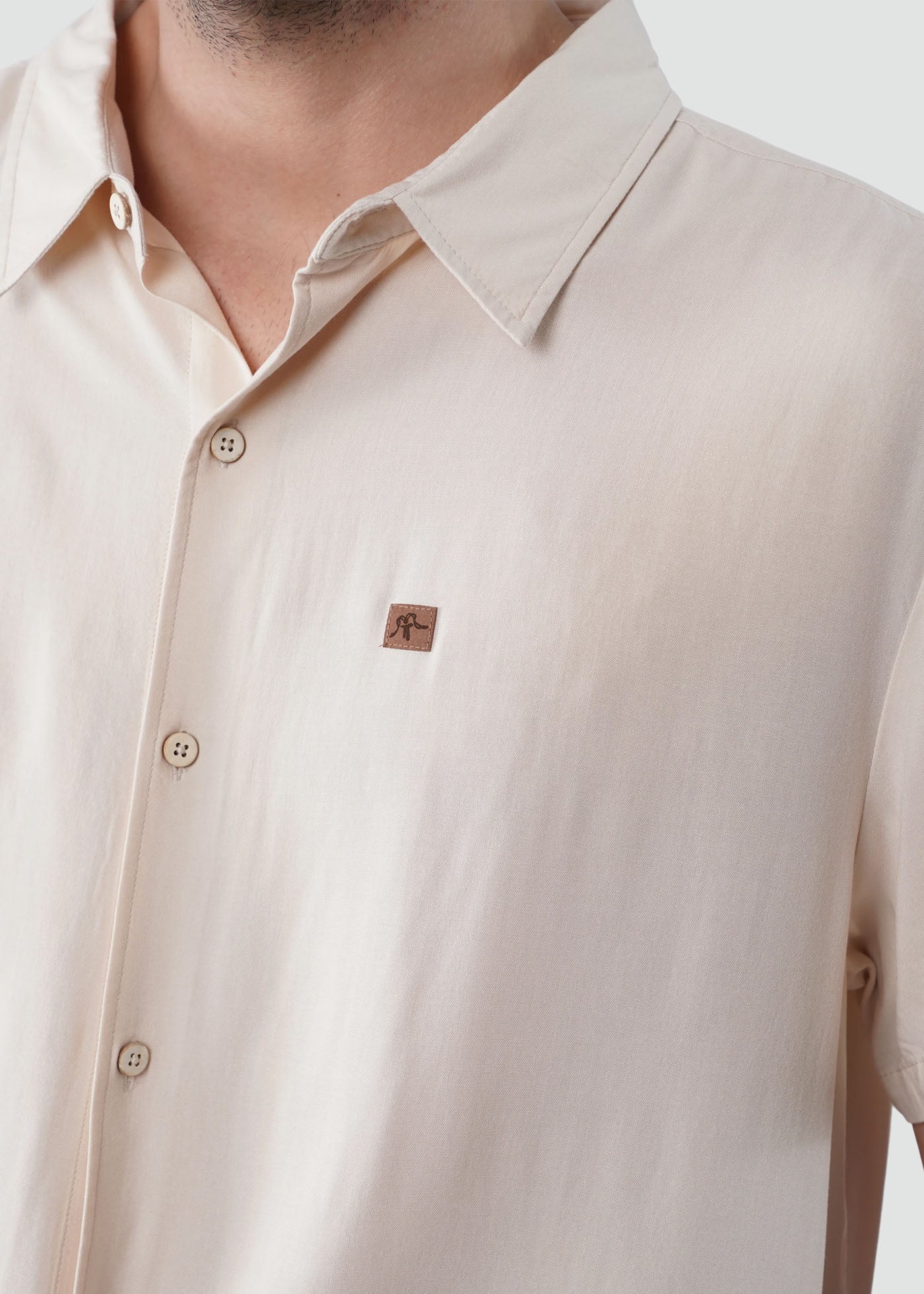 Camisa Clásica Manga Corta Viscosa Hombre - Crema - Image 2