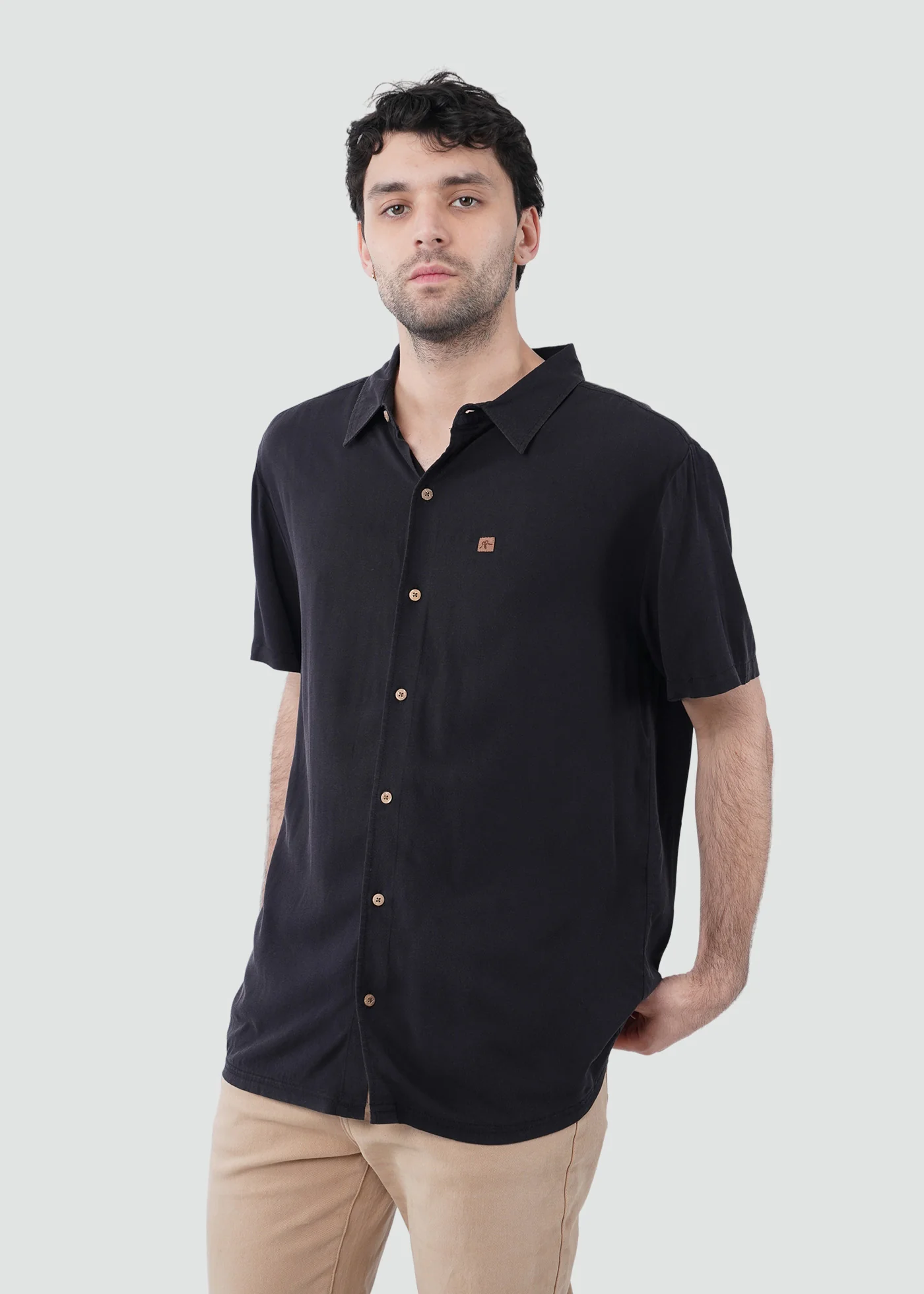 Camisa Clásica Manga Corta Viscosa Hombre - Negra