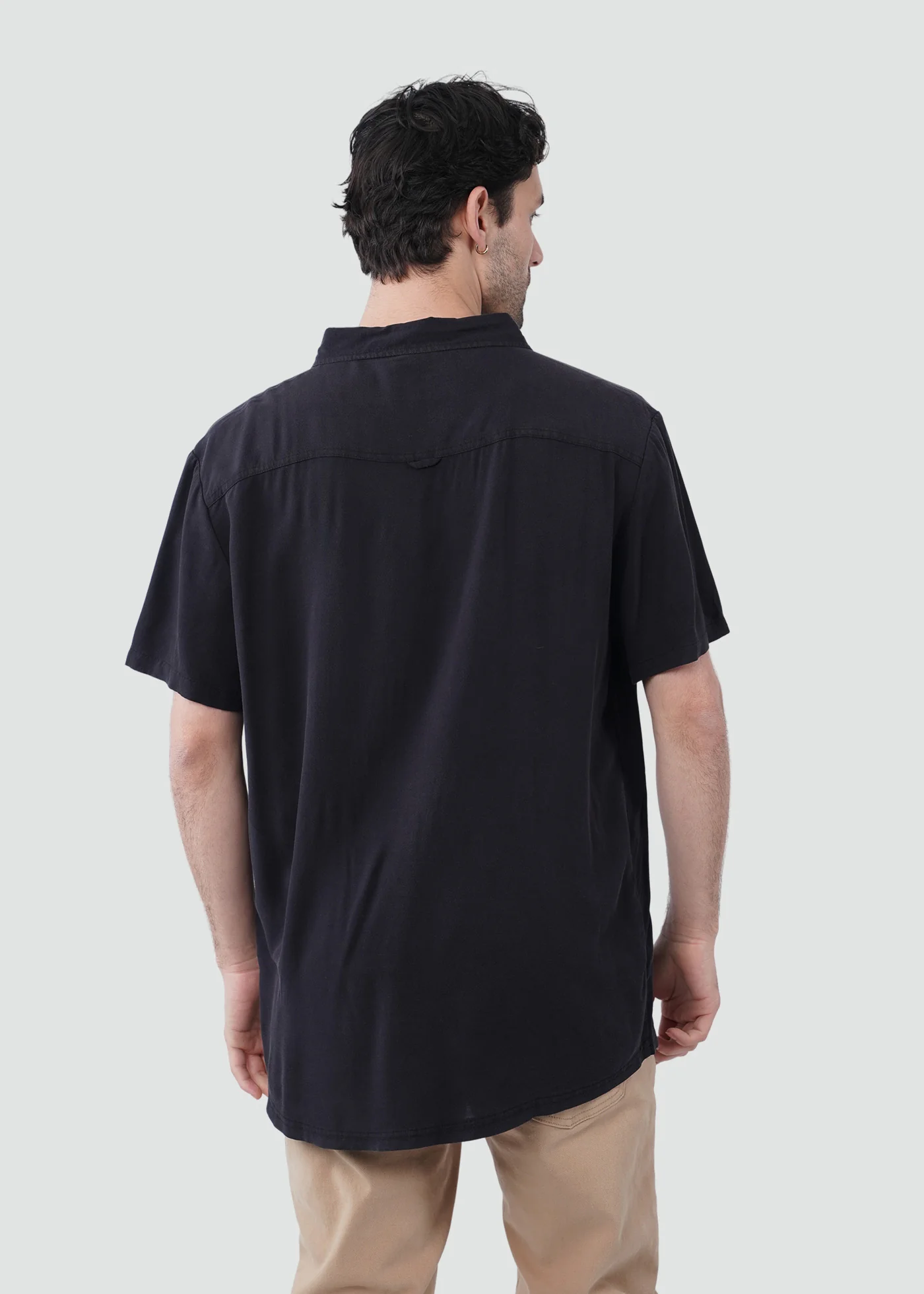 Camisa Clásica Manga Corta Viscosa Hombre - Negra - Image 3
