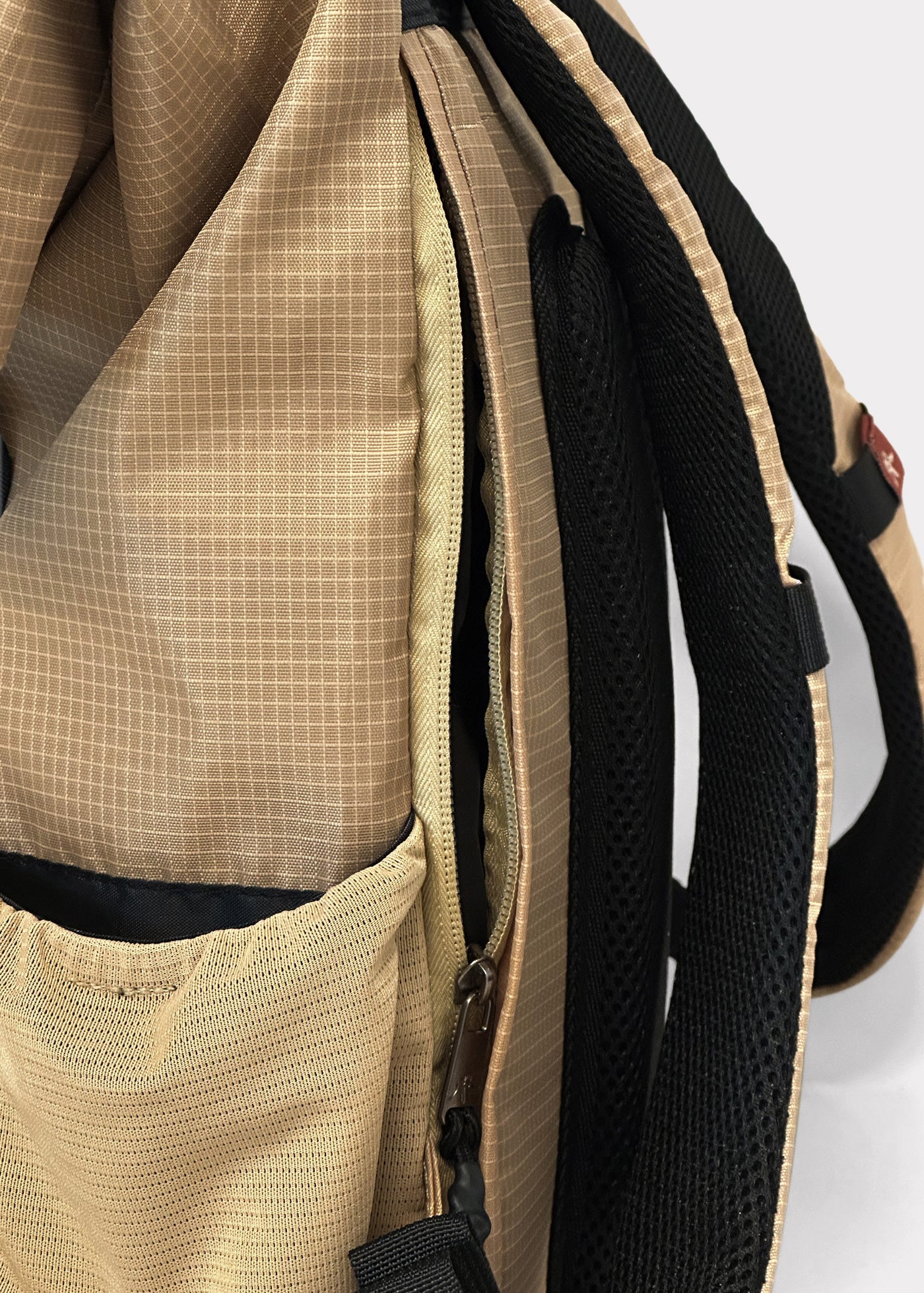 Mochila Roll Solid 19L - Camel - Image 5