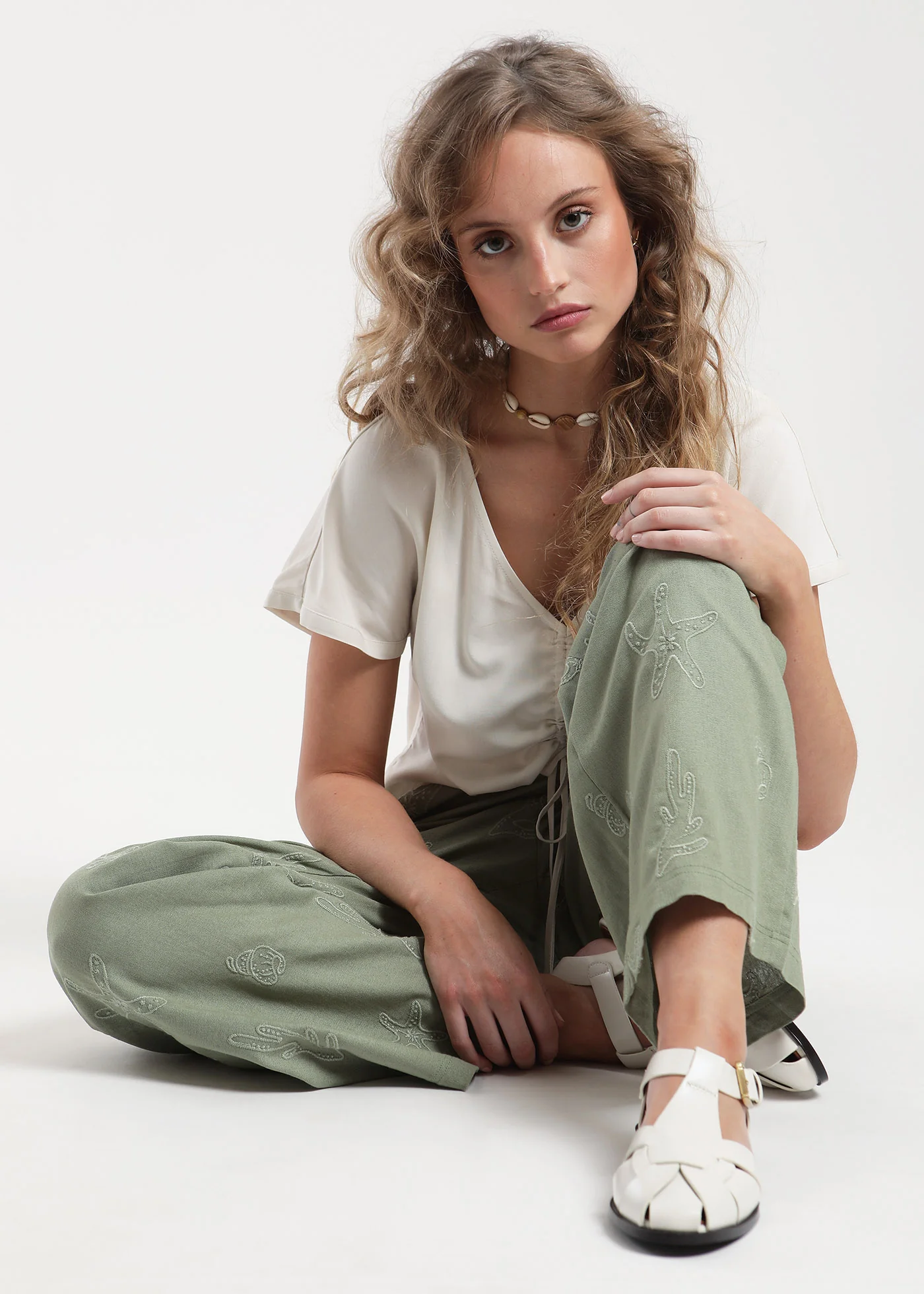 Pantalón Pata Ancha Lino Bordado Mujer - Verde - Image 6