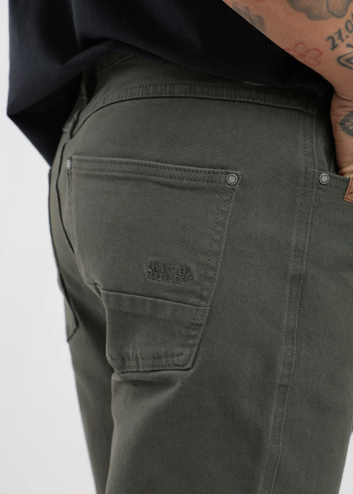 Pantalón Slim Twill Daily Hombre - Verde - Image 4