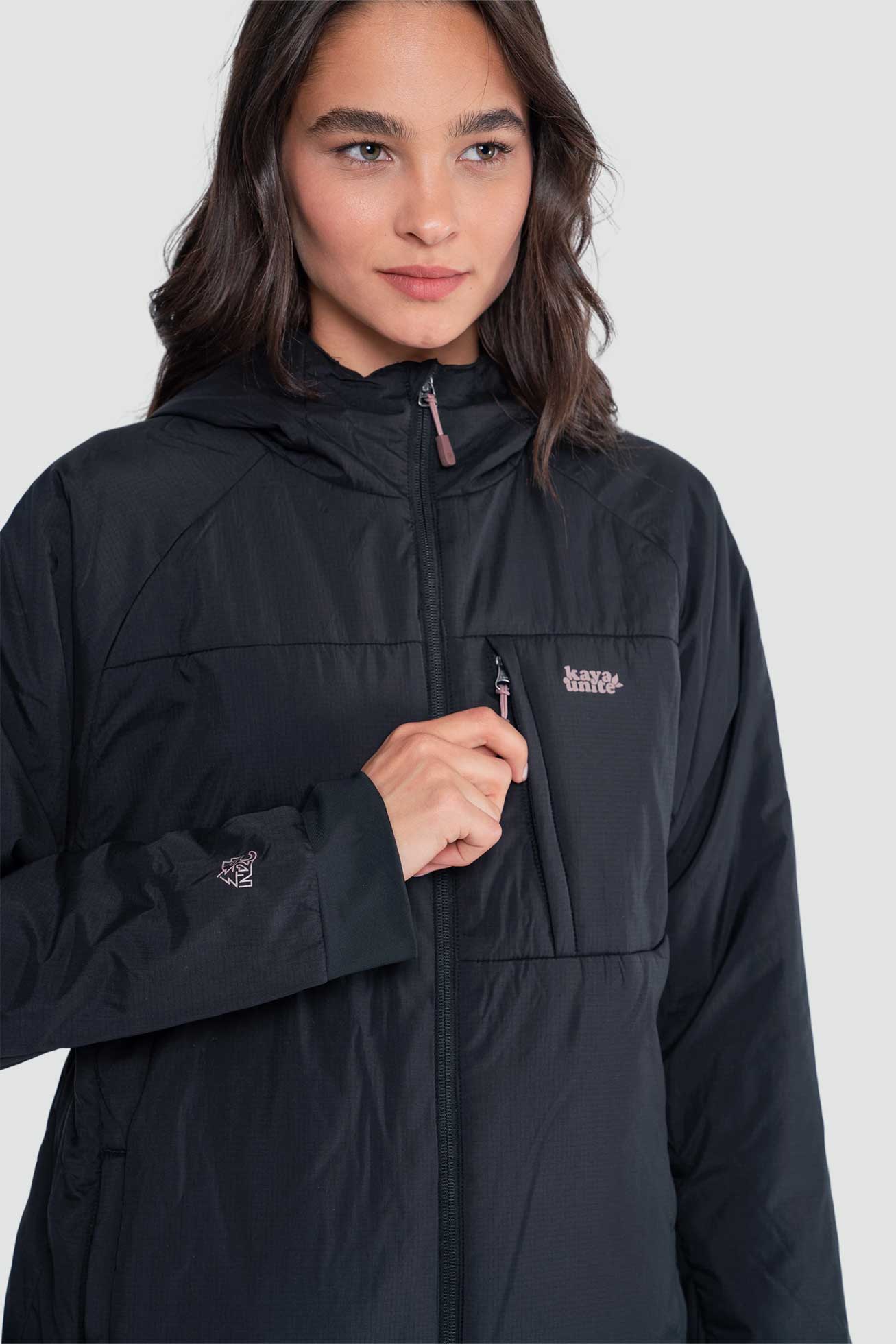 Parka Aysen Autoempacable Mujer - Negra - Image 5