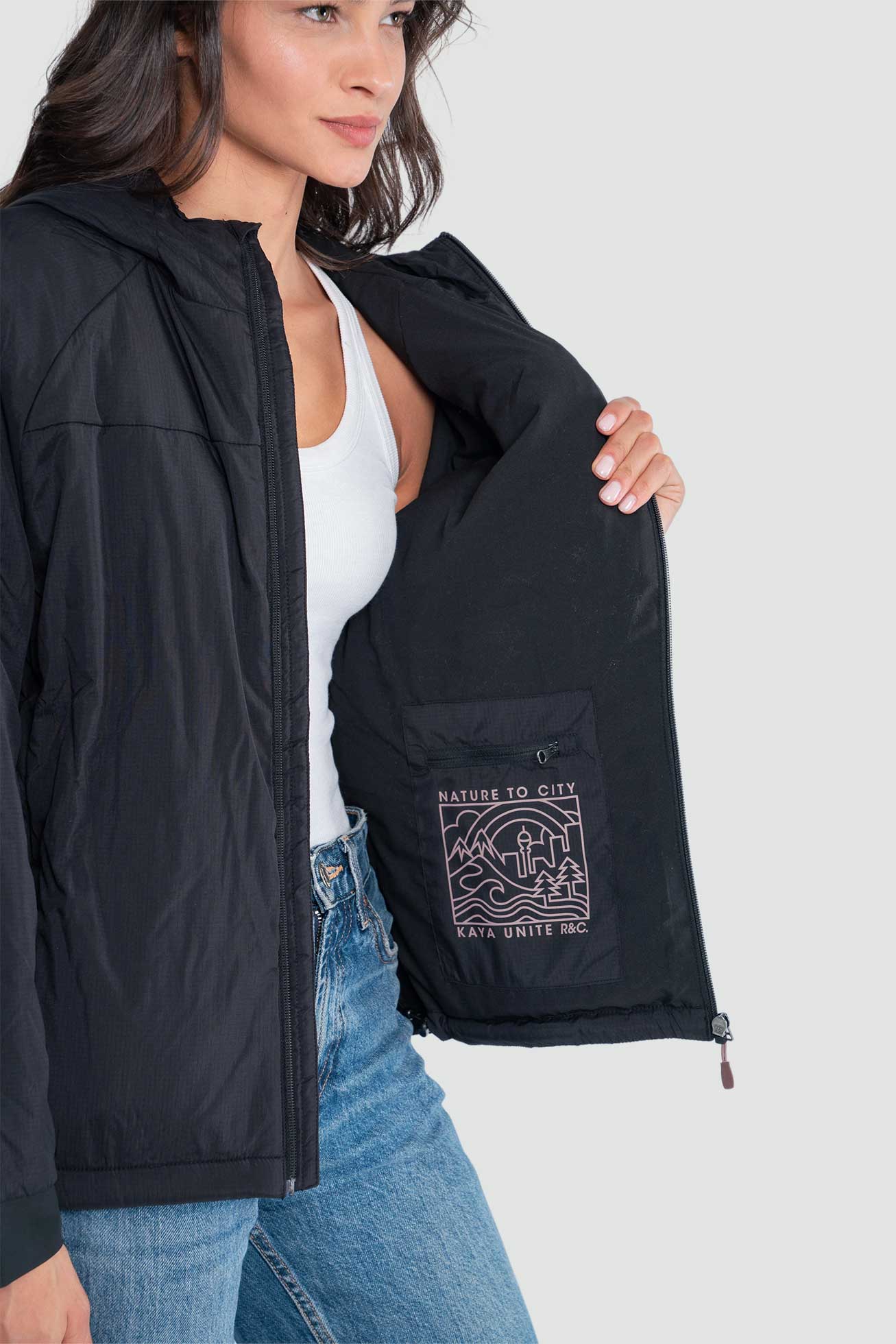 Parka Aysen Autoempacable Mujer - Negra - Image 7