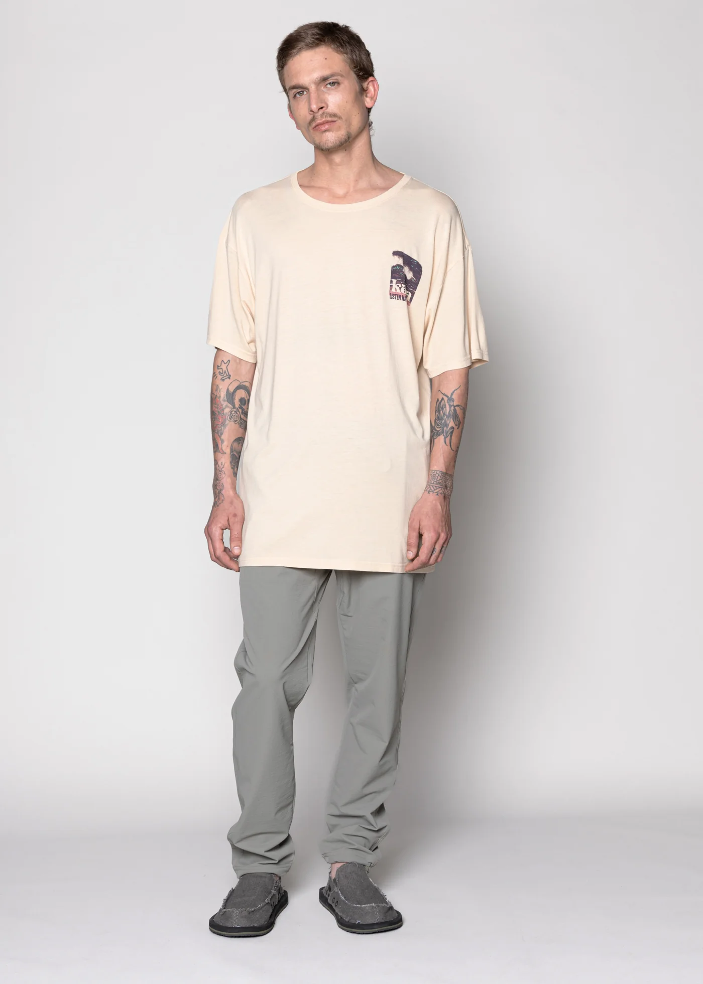 Polera Diseño Orgánica Bamboo Corcovado Hombre - Beige - Image 3