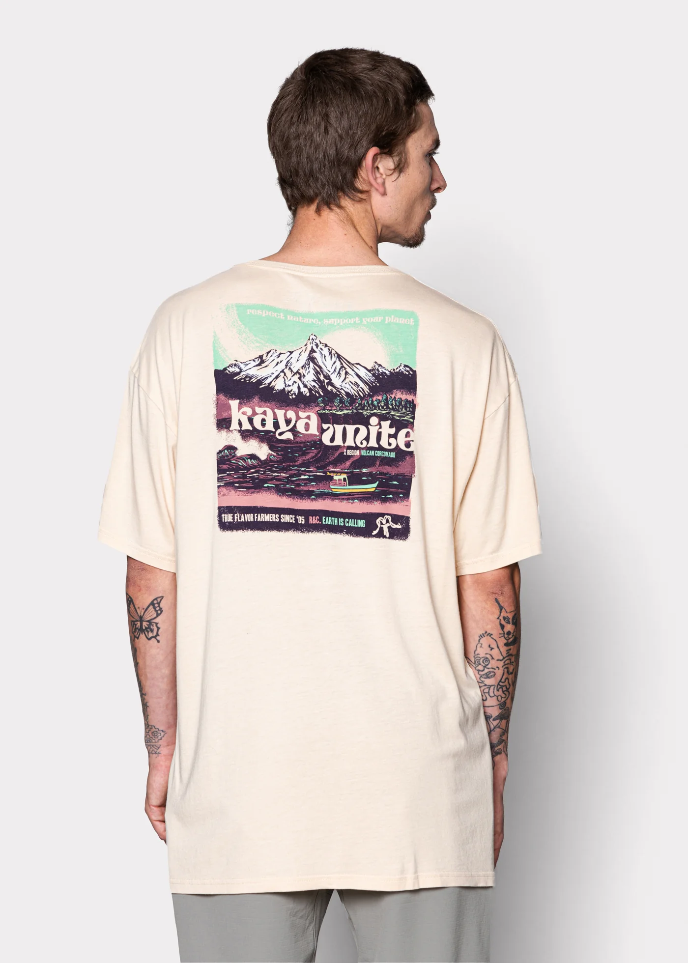 Polera Diseño Orgánica Bamboo Corcovado Hombre - Beige - Image 4