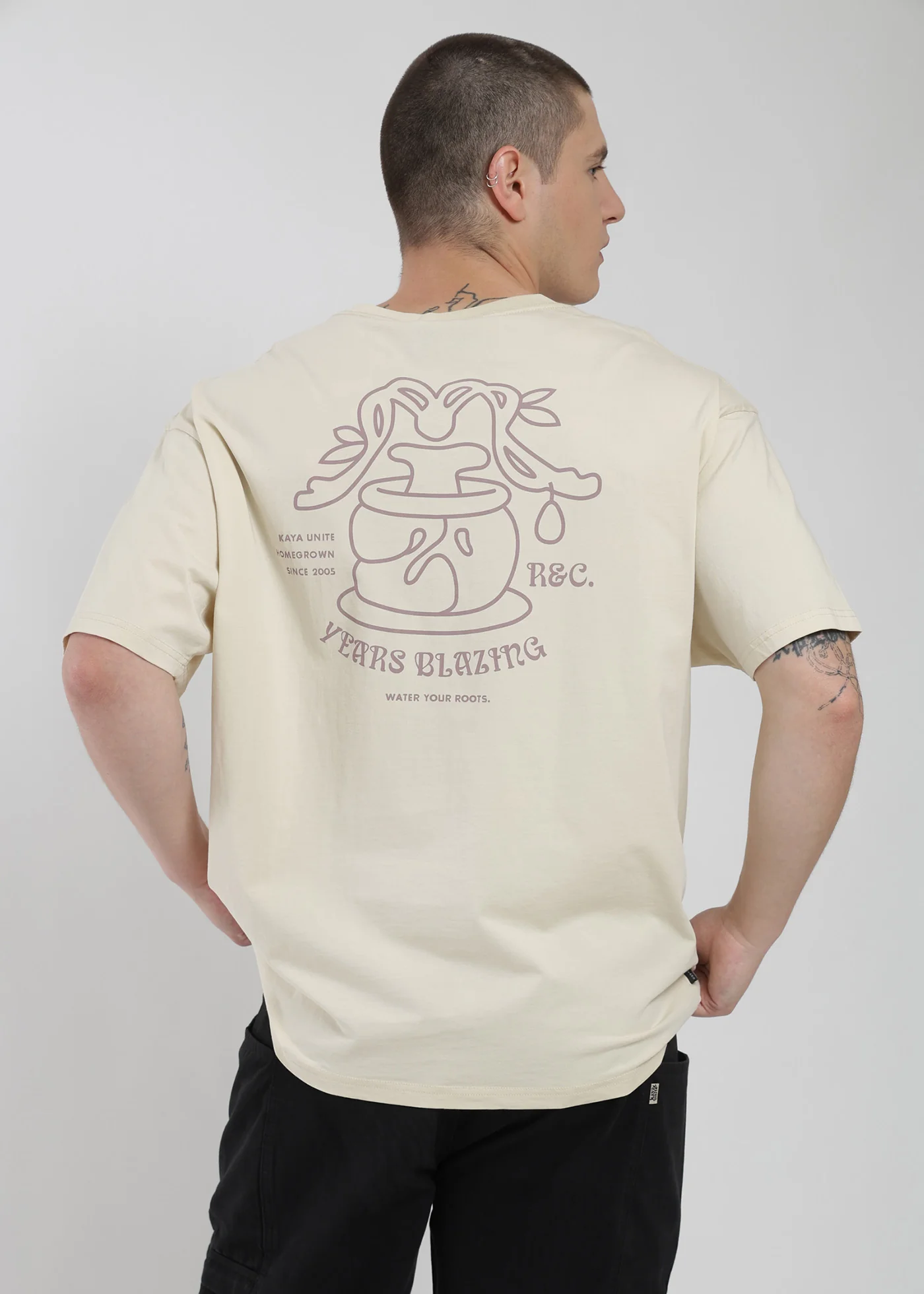 Polera Oversize Algodón Aniversario Hombre - Bone