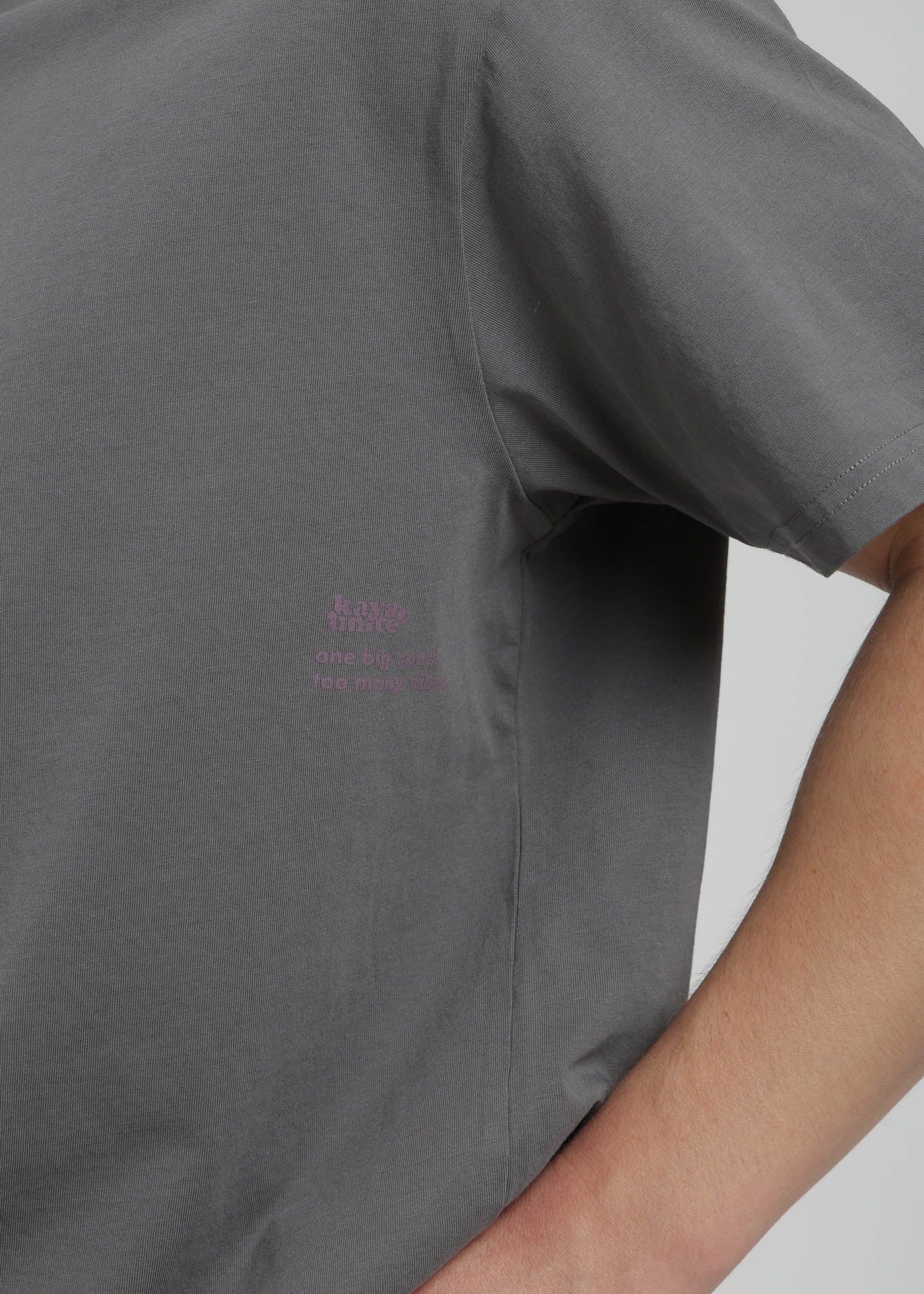 Polera Oversize Algodón Aniversario Hombre - Charcoal - Image 3