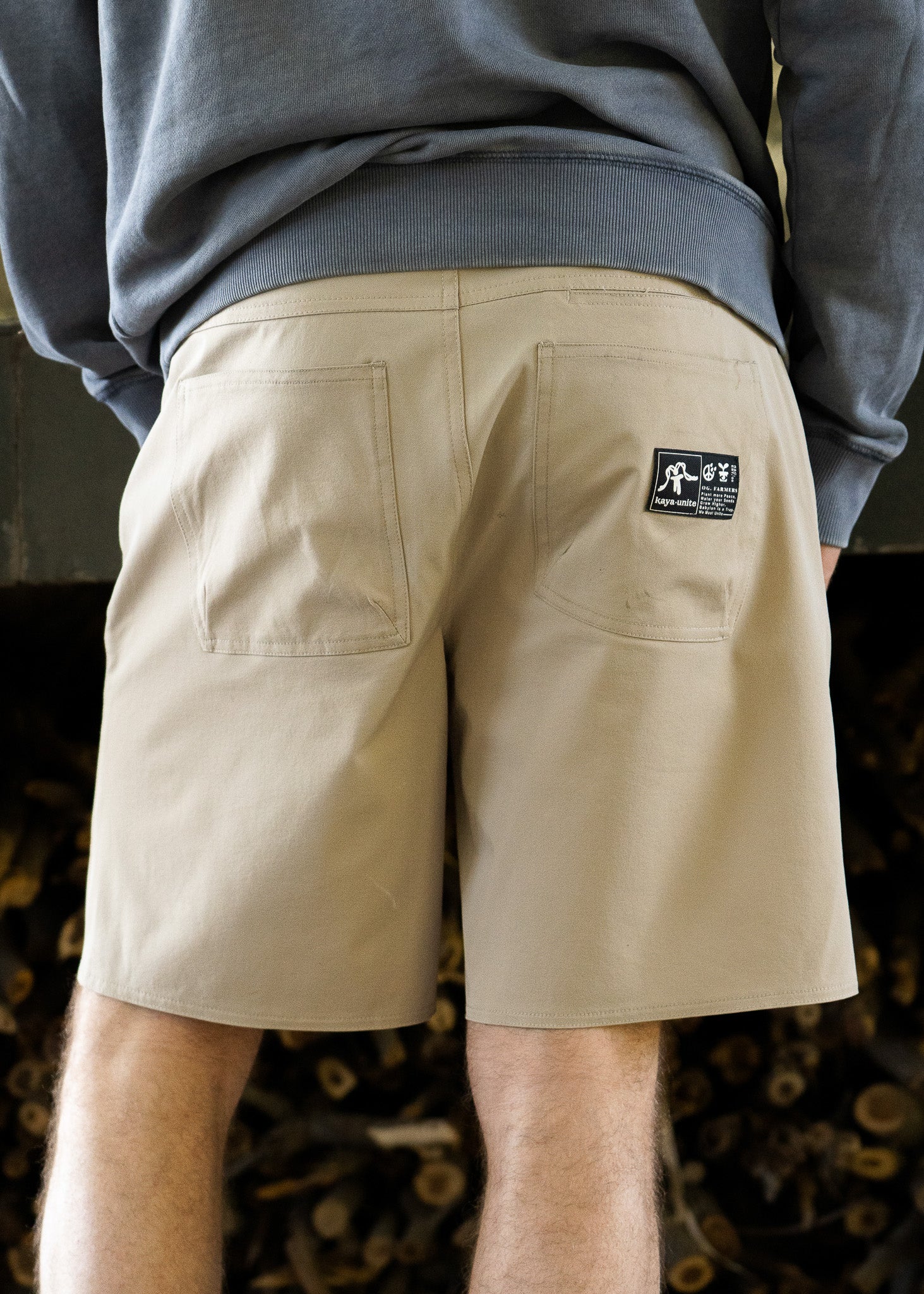 Short Nylon Híbrido Multiuso Solid Hombre - Camel - Image 7