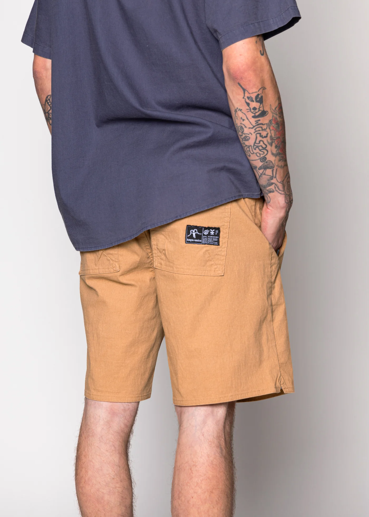 Short Nylon Híbrido Multiuso Solid Hombre - Sand - Image 4